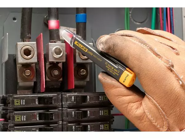 Fluke Spannungsprüfer CAT IV 4 Fluke Spannungsprüfer CAT IV – Bild 2