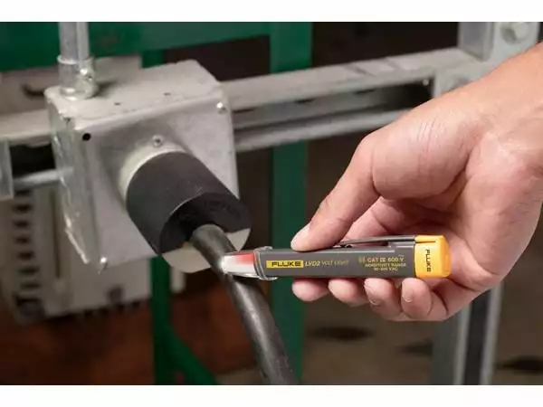 Fluke Spannungsprüfer CAT IV 6 Fluke Spannungsprüfer CAT IV – Bild 4